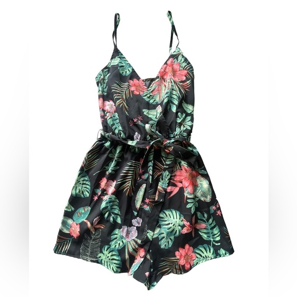 Shein Tropical Floral Spaghetti Strap Romper Size M - Picture 2 of 4